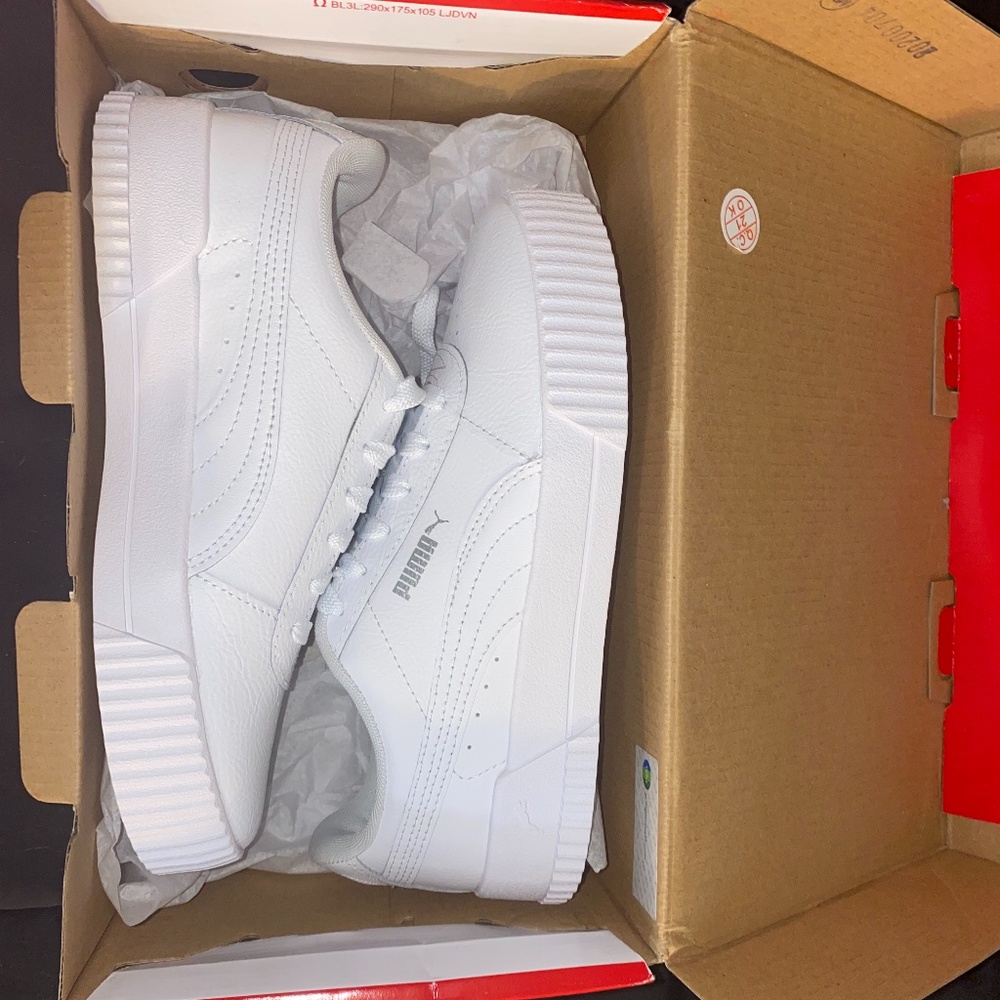 PUMA Women's Carina Leather All White